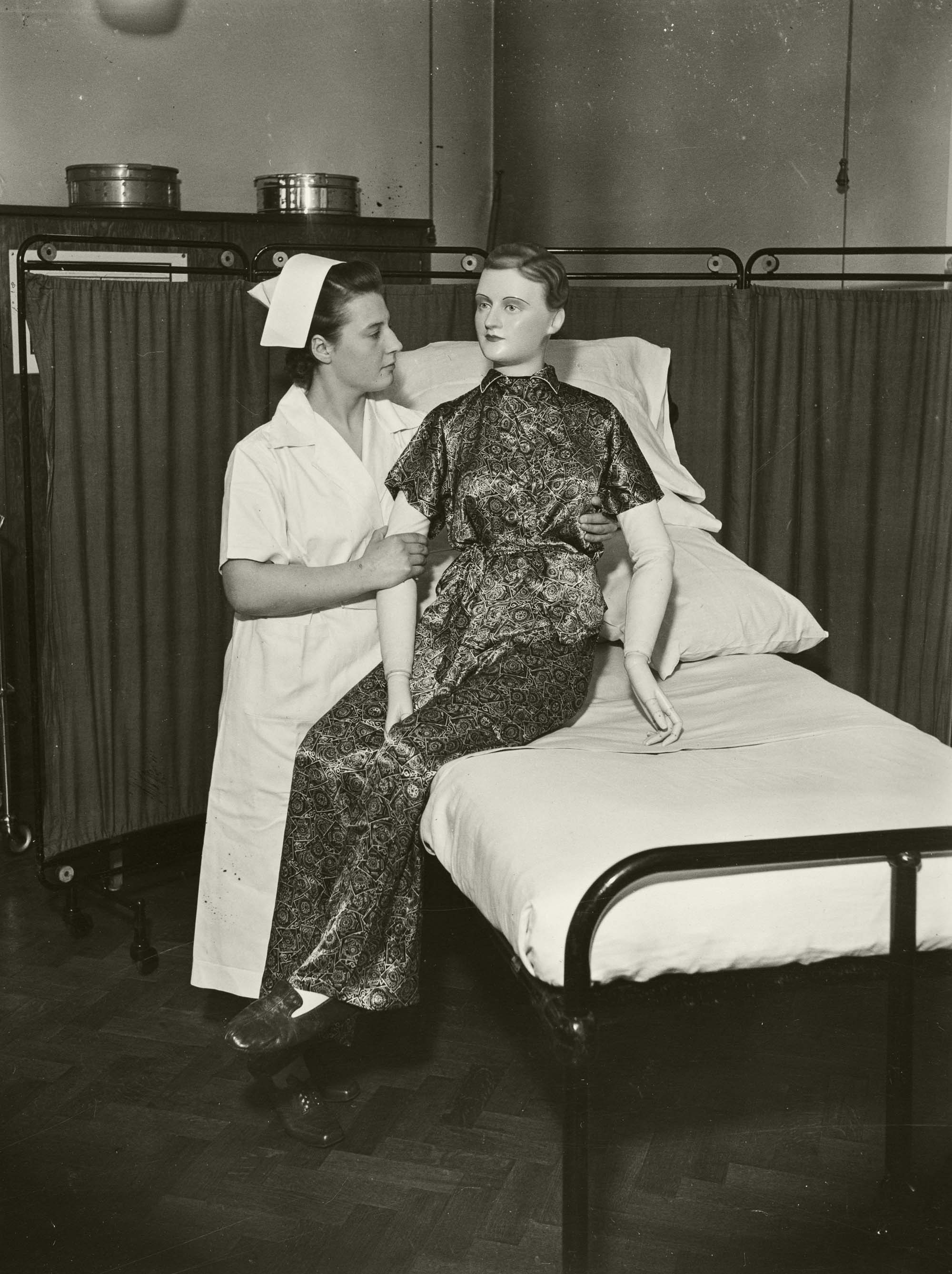 The treasure trove of wartime medical photos found in the archives