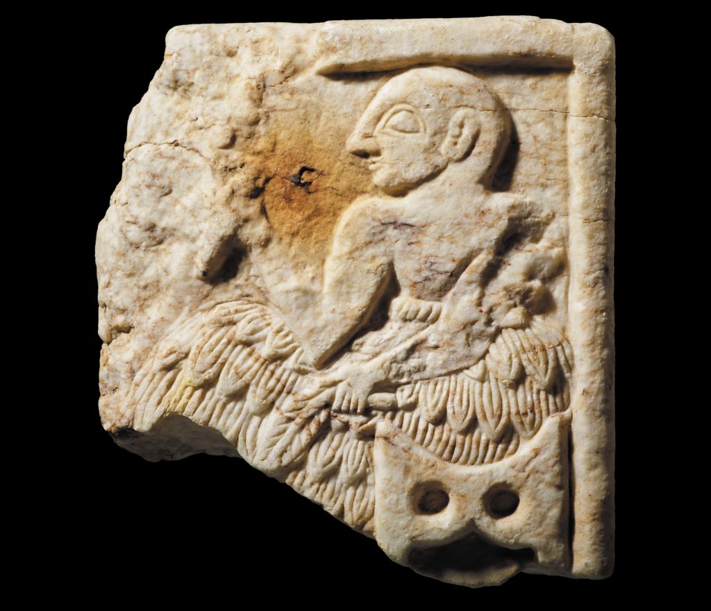 The stolen ancient sculpture tablet heading back to Iraq – Museum